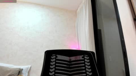 Snapshot of amanda_26 chatting on February 6, 2:00 am Luisa online show from February 6, 2:00 am