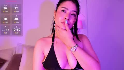 Snapshot of amanda_26 chatting on February 22, 10:18 am Luisa online show from February 22, 10:18 am