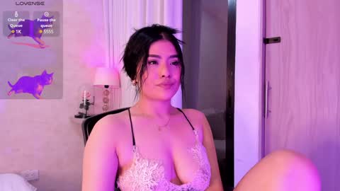 Snapshot of amanda_26 chatting on February 4, 11:59 pm Luisa online show from February 4, 11:59 pm