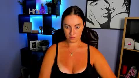 Snapshot of amanda_burn chatting on October 9, 2:33 pm Amanda online show from October 9, 2:33 pm