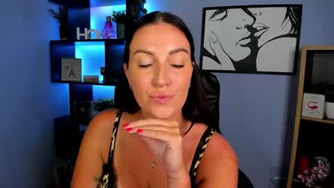 Snapshot of amanda_burn chatting on October 8, 2:23 pm Amanda online show from October 8, 2:23 pm