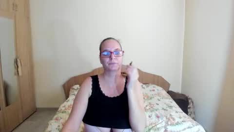 Snapshot of amanda_squirt chatting on February 18, 12:06 pm amanda_squirt online show from February 18, 12:06 pm