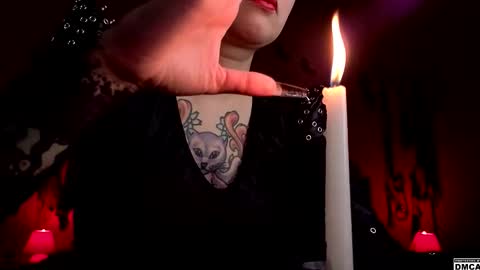 Goddess Amanita online show from November 11, 1:02 pm