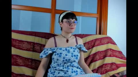 Snapshot of amapolasispanian chatting on September 13, 12:35 am Amapola online show from September 13, 12:35 am