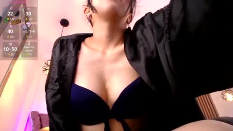 amara_davis1 online show from May 30, 6:12 am