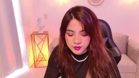 Snapshot of amara_sincleir chatting on September 13, 1:35 pm amara_sincleir online show from September 13, 1:35 pm