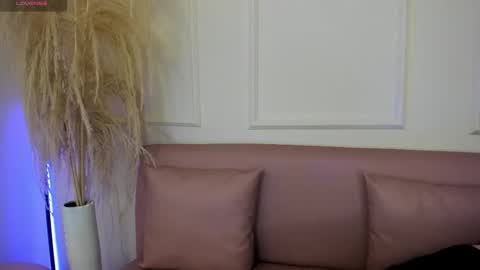 Snapshot of amaraevanss_ chatting on February 18, 12:06 pm Amara online show from February 18, 12:06 pm