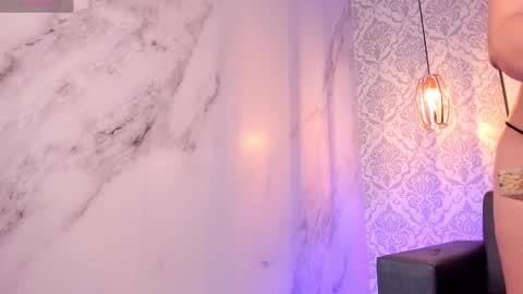 Snapshot of amaraevanss_ chatting on March 12, 7:47 pm Amara online show from March 12, 7:47 pm