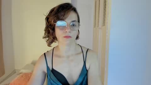 Snapshot of amaranthaajames chatting on February 23, 6:28 am Amarantha online show from February 23, 6:28 am