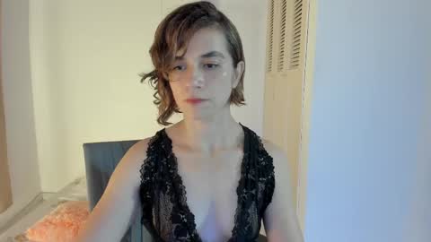 Snapshot of amaranthaajames chatting on February 22, 1:11 am Amarantha online show from February 22, 1:11 am