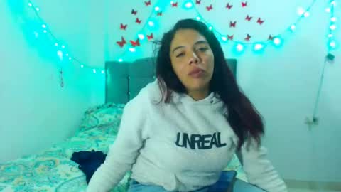 Snapshot of amararoberts08 chatting on January 20, 2:53 am Amara Julia online show from January 20, 2:53 am