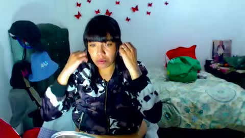 Snapshot of amararoberts08 chatting on September 18, 5:55 am Amara Julia online show from September 18, 5:55 am