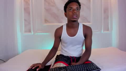 Snapshot of amare_25 chatting on September 17, 8:23 pm Amare online show from September 17, 8:23 pm