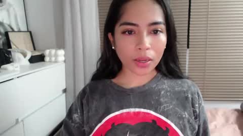 Snapshot of amariahholly chatting on December 2, 7:33 pm Amariah Holly online show from December 2, 7:33 pm