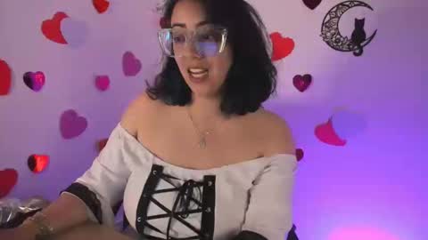 Snapshot of amaryllis_vizcaya chatting on February 17, 11:22 pm Katt online show from February 17, 11:22 pm