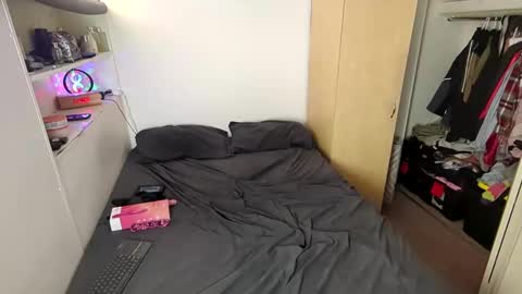 Kissra online show from February 8, 5:08 pm