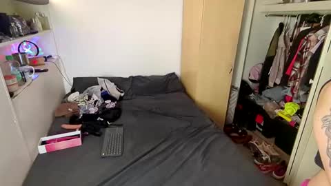 Kissra online show from February 12, 4:12 am