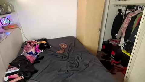 Kissra online show from March 12, 2:41 am