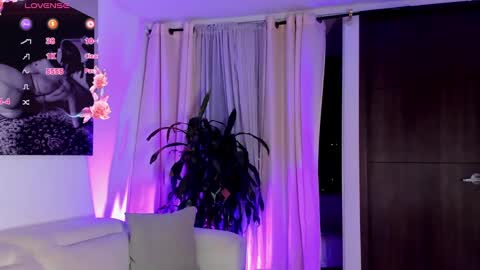 Snapshot of amatistahot1 chatting on January 24, 12:42 am Amatista online show from January 24, 12:42 am