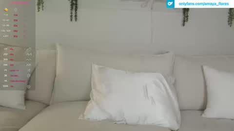 amaya_floress online show from October 18, 9:41 pm