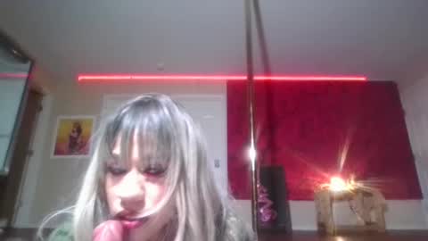 Snapshot of amayamillarodriguez chatting on February 13, 4:43 am amayamillarodriguez online show from February 13, 4:43 am