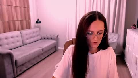 Izza online show from August 2, 1:13 pm