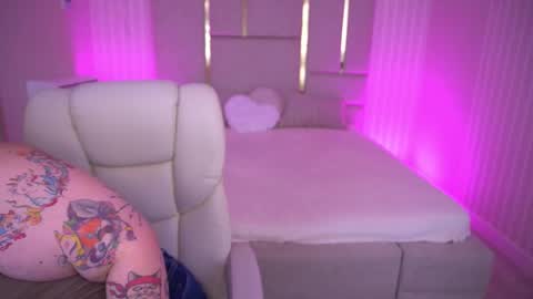 Ellie online show from October 15, 11:59 pm