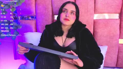   online show from November 24, 7:12 pm