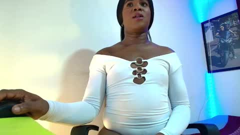 ambar gil  online show from January 8, 3:50 pm