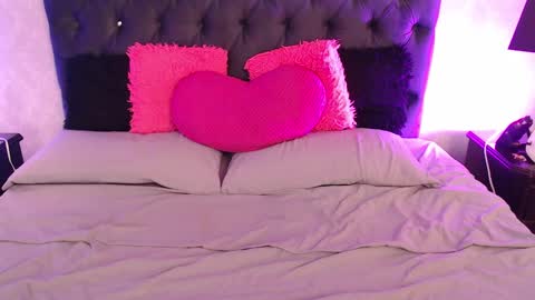 Ambar Jones online show from February 25, 9:20 am