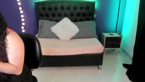Snapshot of ambeer_cute chatting on February 5, 11:12 am Amber online show from February 5, 11:12 am
