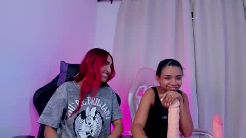 Amber And Suzane Amber HAIR RED Suzane HAIR BROWN online show from January 24, 6:04 pm
