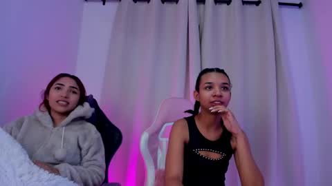 Amber And Suzane Amber HAIR RED Suzane HAIR BROWN online show from January 25, 11:55 am