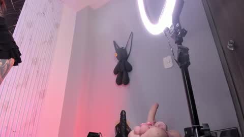 Snapshot of amber_blair chatting on February 24, 9:31 pm amber_blair online show from February 24, 9:31 pm