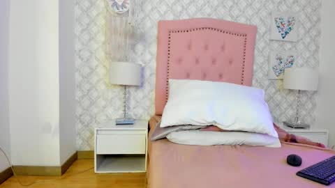 amber bonne online show from November 24, 9:02 pm