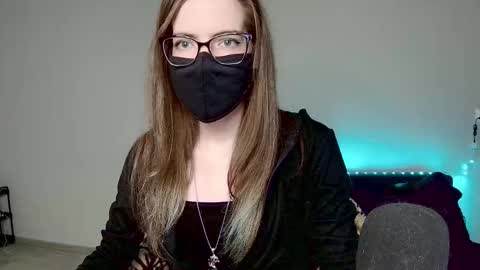 Amber non-nude model online show from March 2, 1:43 am