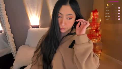 Snapshot of amber_curly chatting on December 12, 10:52 pm amber_curly online show from December 12, 10:52 pm