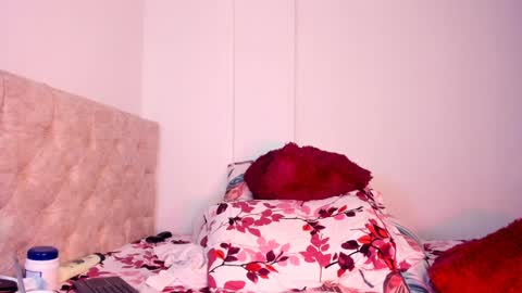 Snapshot of amber_demons chatting on February 4, 8:38 pm Amber Demons online show from February 4, 8:38 pm