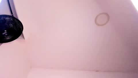 Snapshot of amber_demons chatting on February 10, 12:08 am Amber Demons online show from February 10, 12:08 am