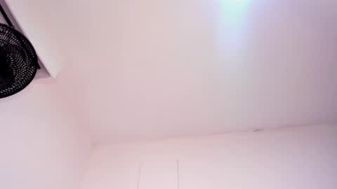 Snapshot of amber_demons chatting on February 27, 1:41 am Amber Demons online show from February 27, 1:41 am