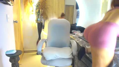 Snapshot of amber_disney chatting on September 16, 1:51 am Amber Disney online show from September 16, 1:51 am