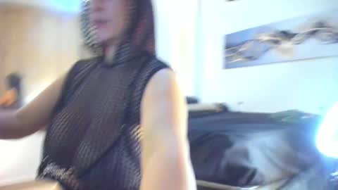 Snapshot of amber_disney chatting on February 6, 10:32 pm Amber Disney online show from February 6, 10:32 pm
