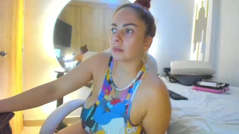 Snapshot of amber_disney chatting on March 1, 12:39 am Amber Disney online show from March 1, 12:39 am