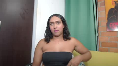 Snapshot of amber_lee20 chatting on January 17, 1:15 am LUISA online show from January 17, 1:15 am
