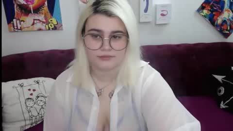 Amber online show from November 4, 3:19 am