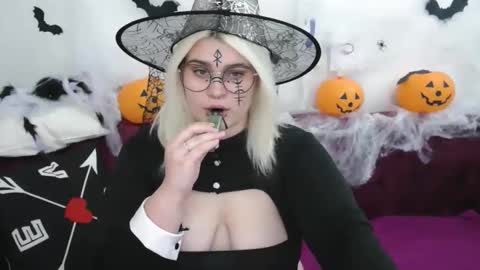 Amber online show from October 23, 2:35 am