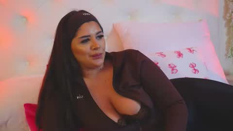 Amberseyes online show from March 25, 11:50 am