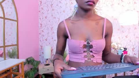 Amelia Adams online show from September 18, 7:07 pm