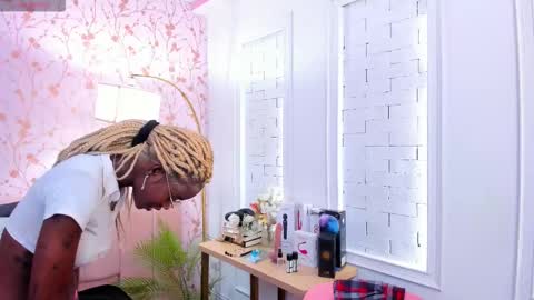 Amelia Adams online show from September 29, 7:24 pm