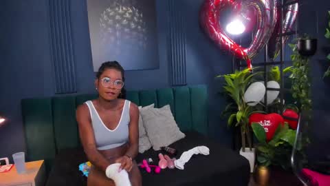 Amelia Adams online show from February 20, 12:04 pm